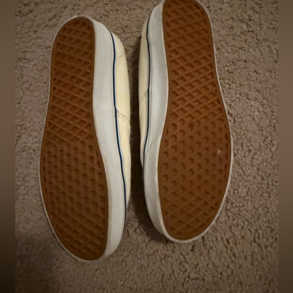 Vans - Picture 3 of 5
